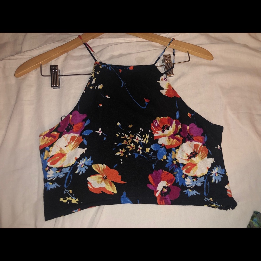 House of Harlow Crop Top